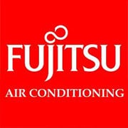 Czerwone tło z białym tekstem „FUJITSU” i stylizowanym symbolem nieskończoności nad napisem „KLIMATYZACJA AIR CONDITIONING”.